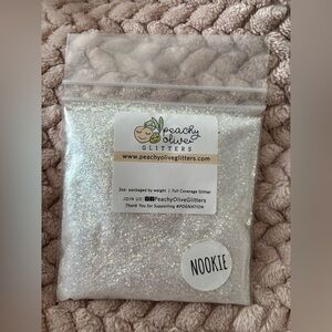 Peachy Olive Nookie Iridescent White Glitter Powder